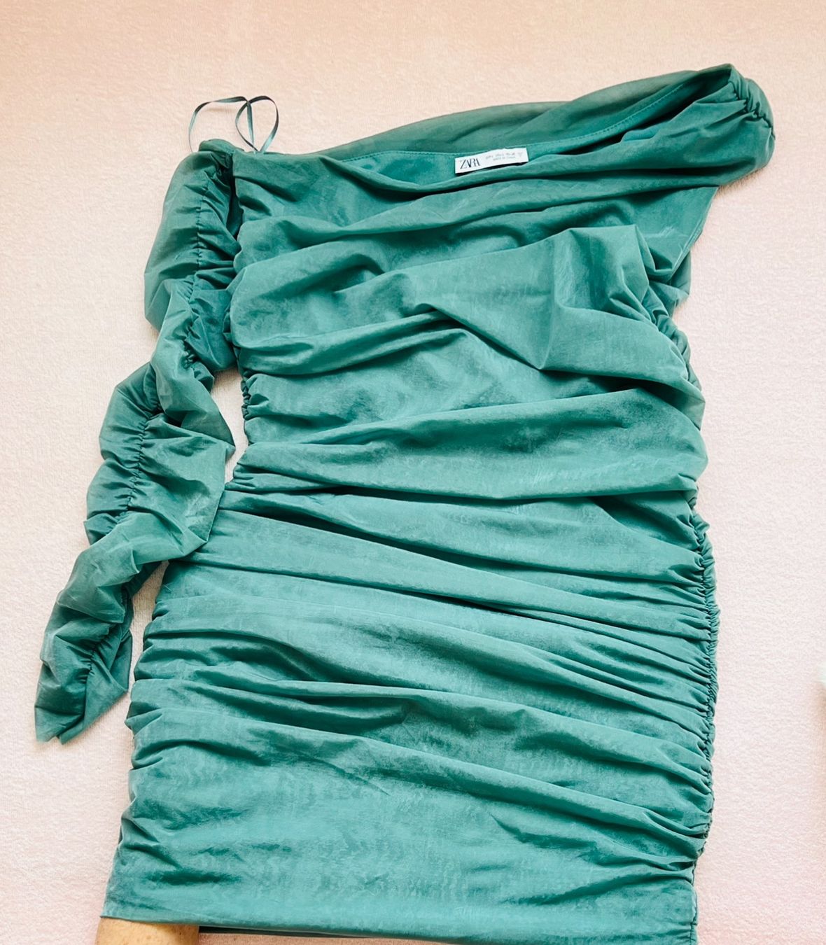 Zara Vestiti: PALE EMERALD DRESS FROM ZARA – Nuovo (secondo la descrizione) da Tagelswangen venduto da fireiceprincess 2