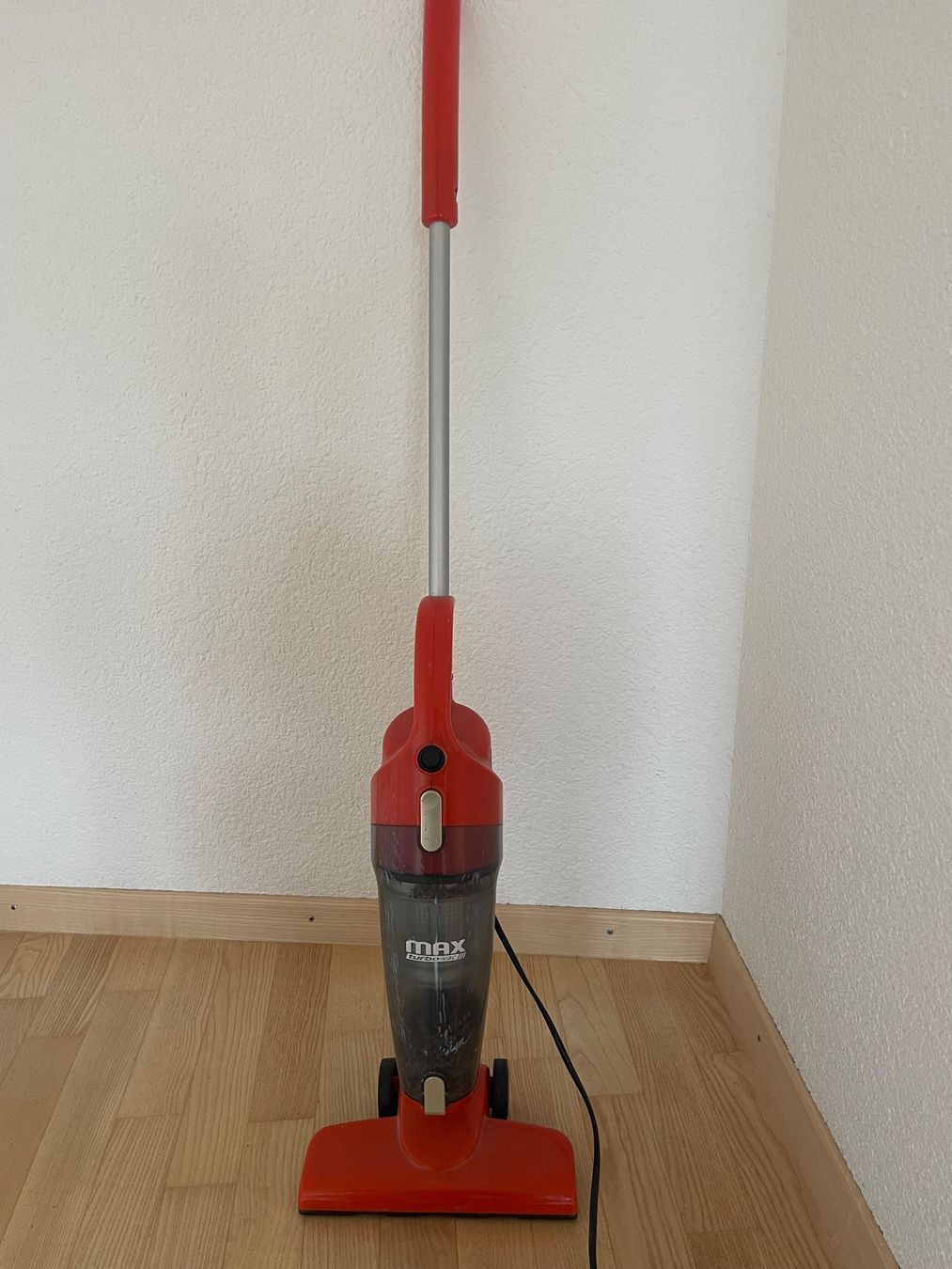 Aspirapolveri & Accessori: Beutelloser Besenstaubsauger – Usato da Rapperswil SG venduto da sop_zyq6