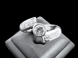 Diamanten Ring total 0.7c 18k Weissgold Grösse 58 wie neu
