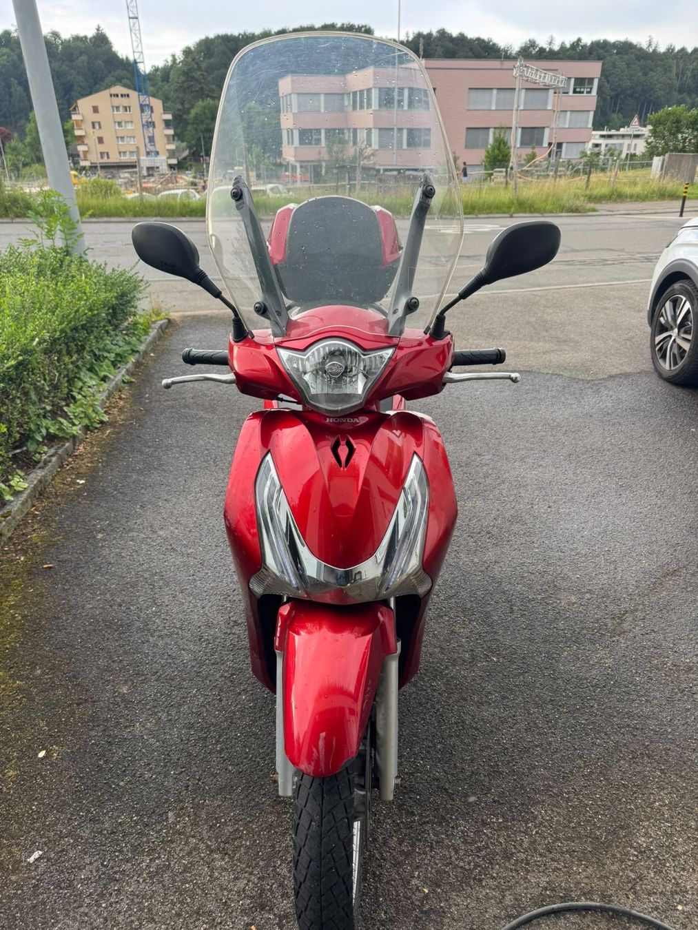 Honda Route: Roller Honda SH 125 mit Topcase – D'occasion à luzern par luand
