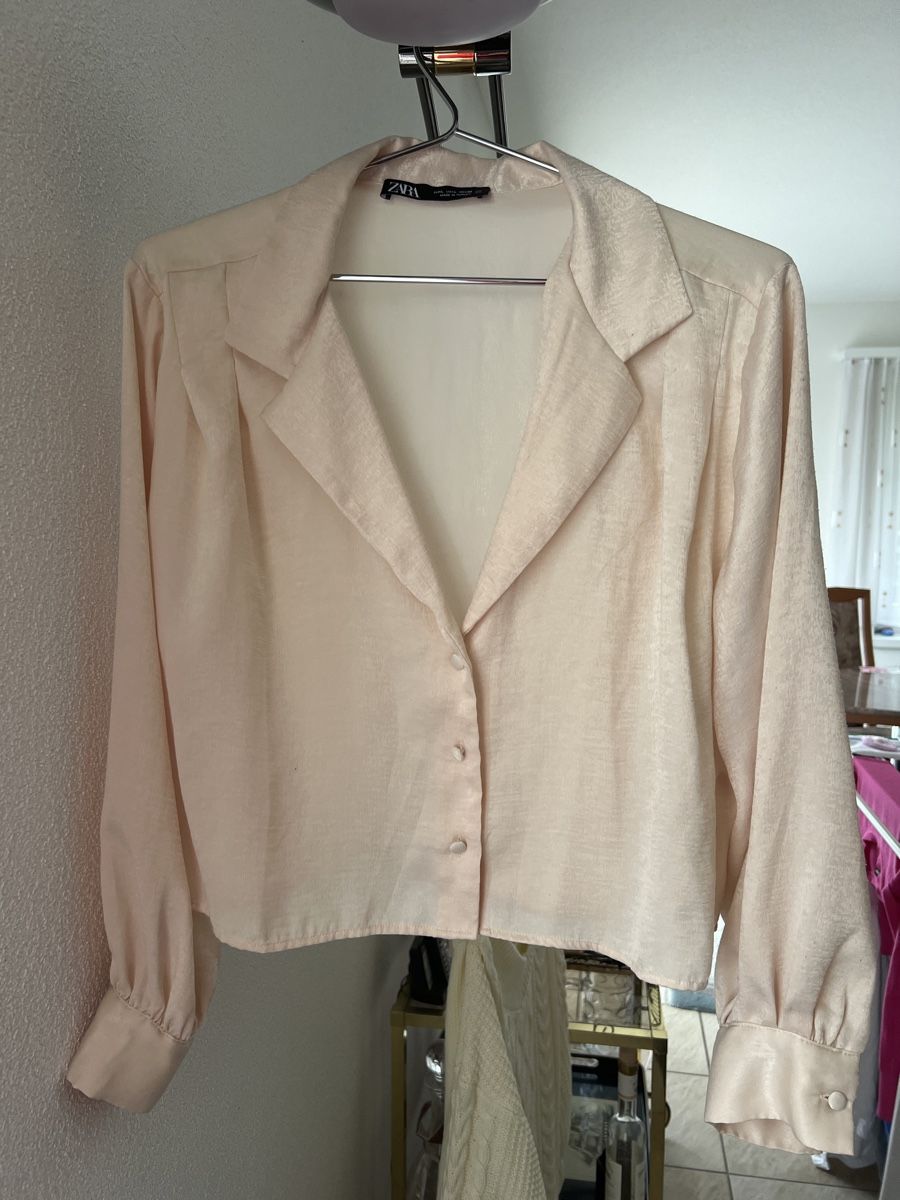 Blusen: Bluse croptop schnitt – Gebraucht aus Oberengstringen von pri_c8jk