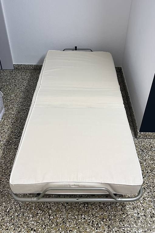 Chaises longues: Klappbett / Gästebett mit Matratze – D'occasion à zug par Daniil23 4