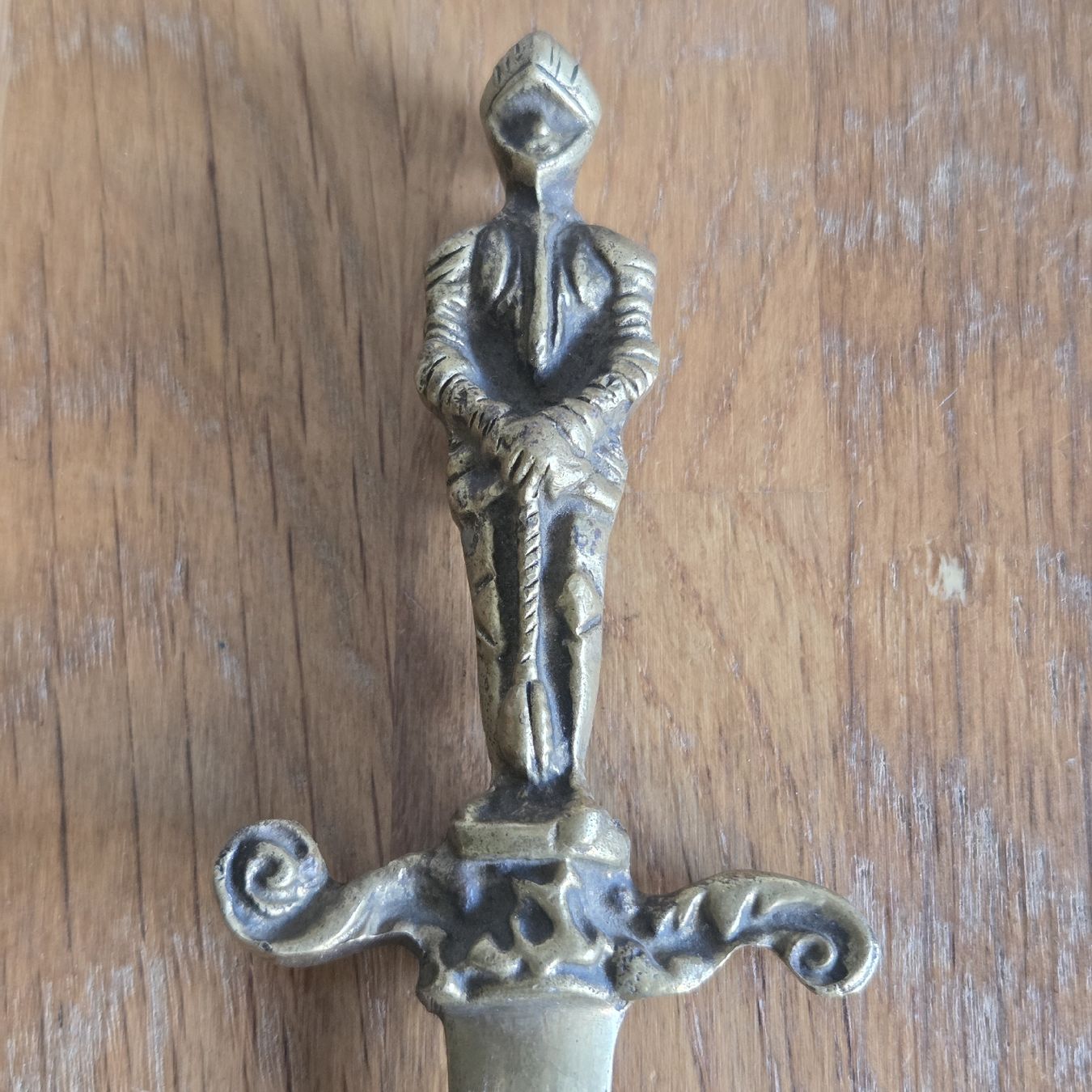 Autres fournitures de bureau: Brieföffner Figur Ritter Messing antik  – D'occasion à Stans par Ducati16 1
