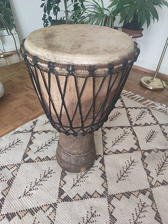 Strumenti musicali: Djembé 63 cm prix à discuter – Usato da Vevey venduto da con_dwl8