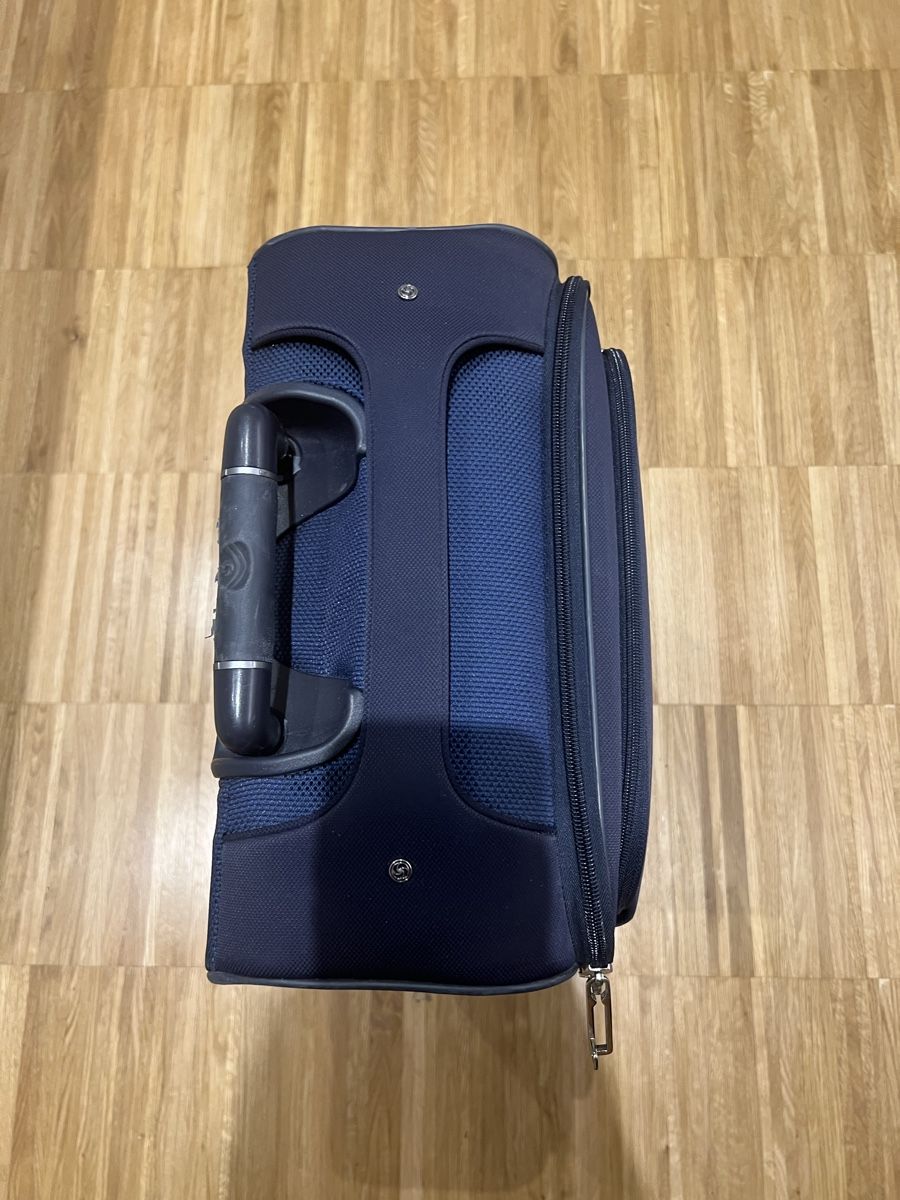 Samsonite Reisekoffer: Blue Samsonite cabin luggage – Defekt aus Adliswil von Marjin 5
