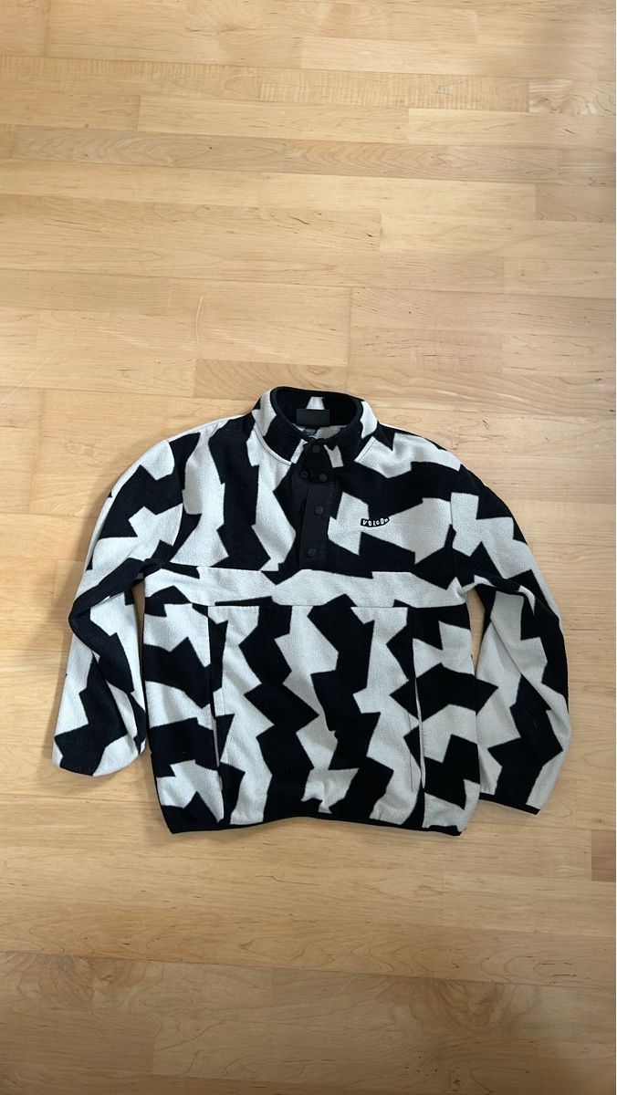 Maglioni & Felpe: Volcom Fleece Pulli mit speziellem Muster, Grösse 158 – Usato da Bern venduto da nin_6tc5