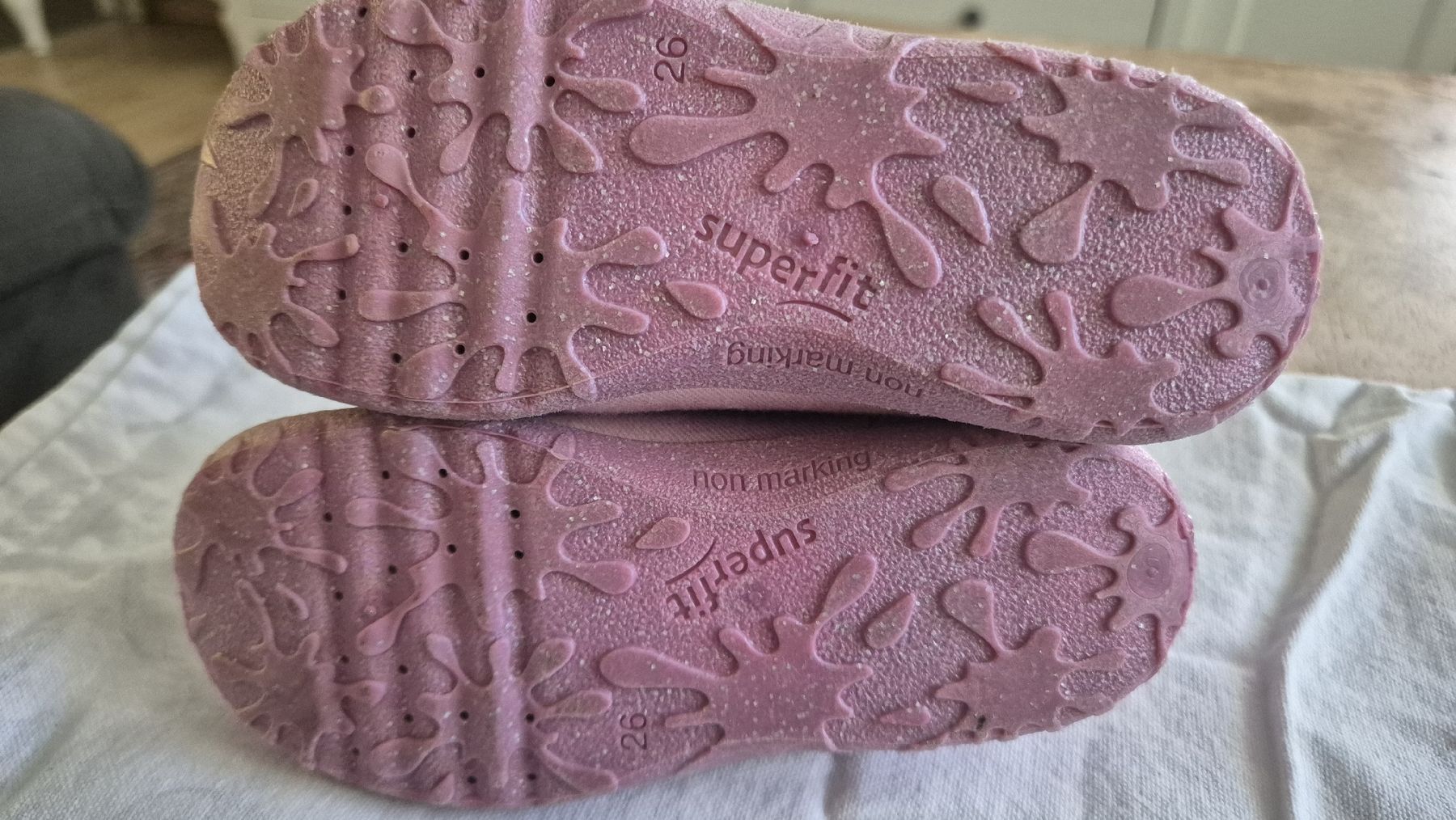 Superfit Scarpe per ragazze: Hausschuhe Superfit Gr. 26  – Nuovo (secondo la descrizione) da Neuenhof venduto da piz85 1