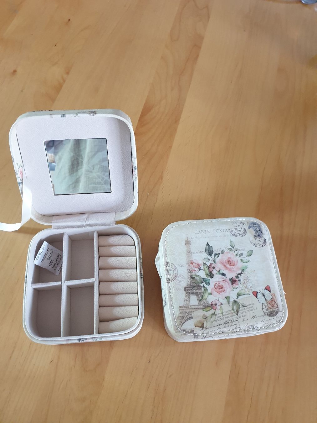 Portagioie: Petite boîte à bijoux (b) – Nuovo (secondo la descrizione) da Moutier venduto da valentine014
