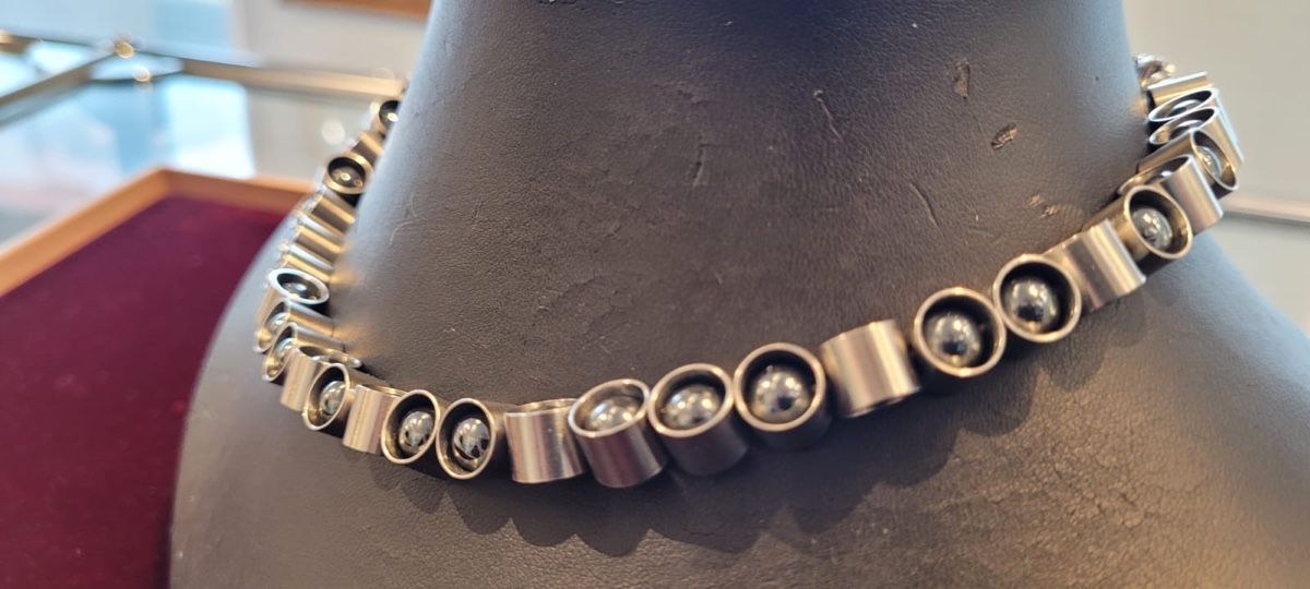 Catenine: Stahl Hämatit Collier – Nuovo e nell'imballaggio originale da Münsingen venduto da Goldschmiede_Ambrosi 1