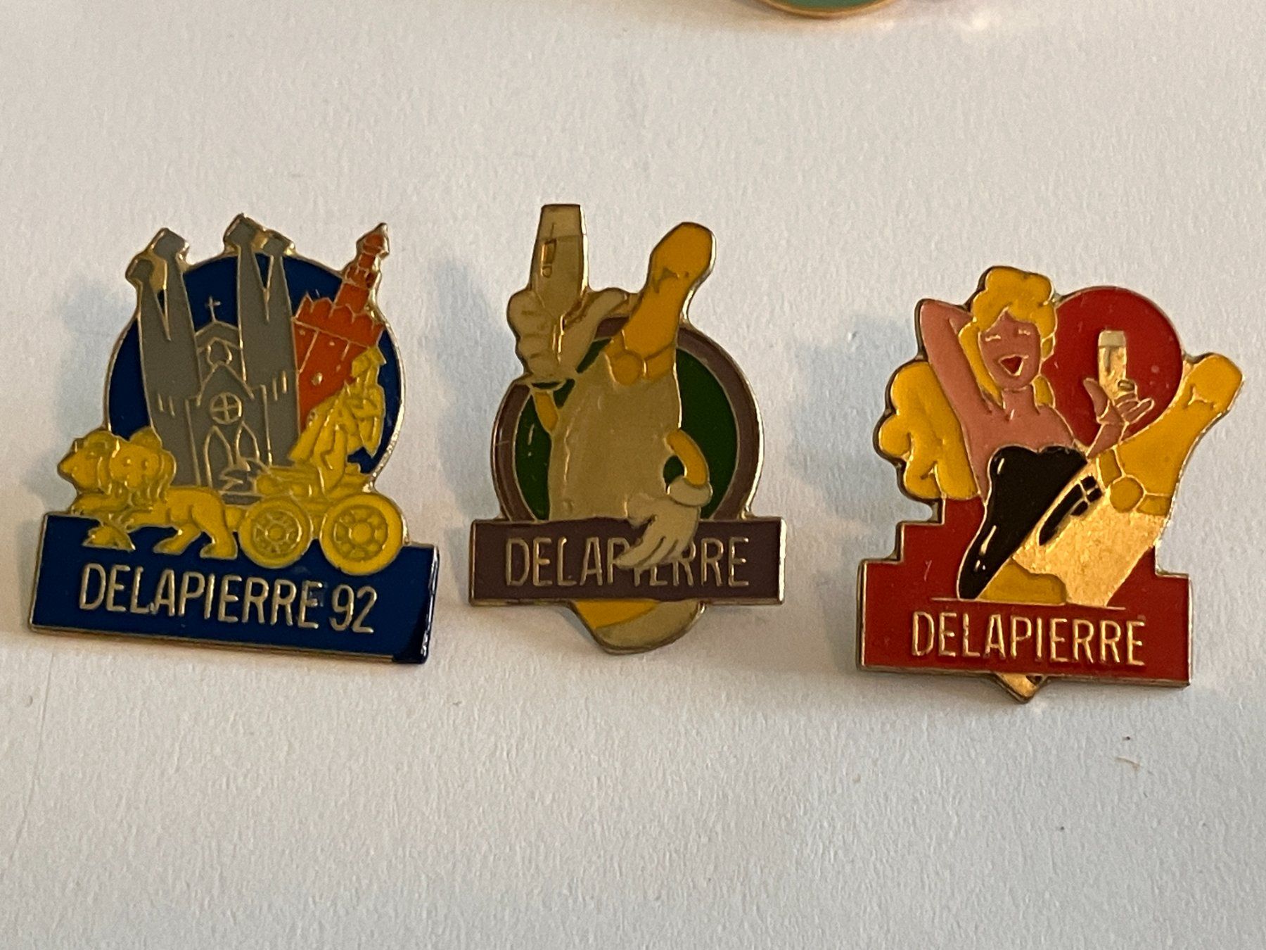 Placchette & Badge: 3 Pin Delapierre – Usato da Basel venduto da djwwpp