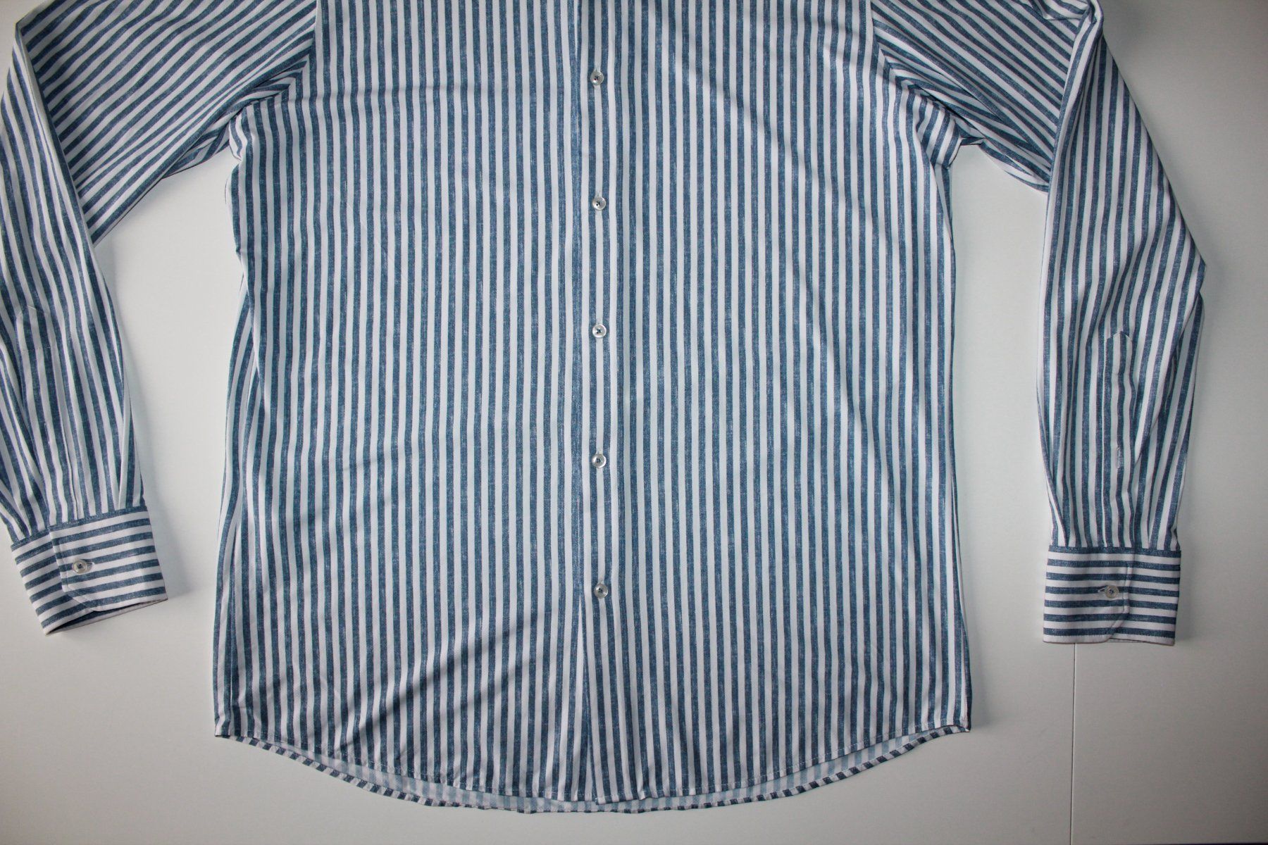 Hugo Boss Chemises: Chemise HUGO BOSS t.42 – D'occasion à Peseux par Gilloss 2