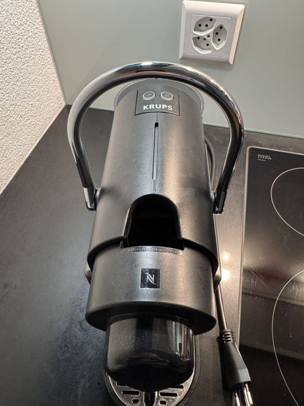Krups Macchine per caffè & Macchine per espresso: Kaffeemaschine Krups Nespresso Pixie schwarz gebraucht – Usato da Thun venduto da Chris3600 2