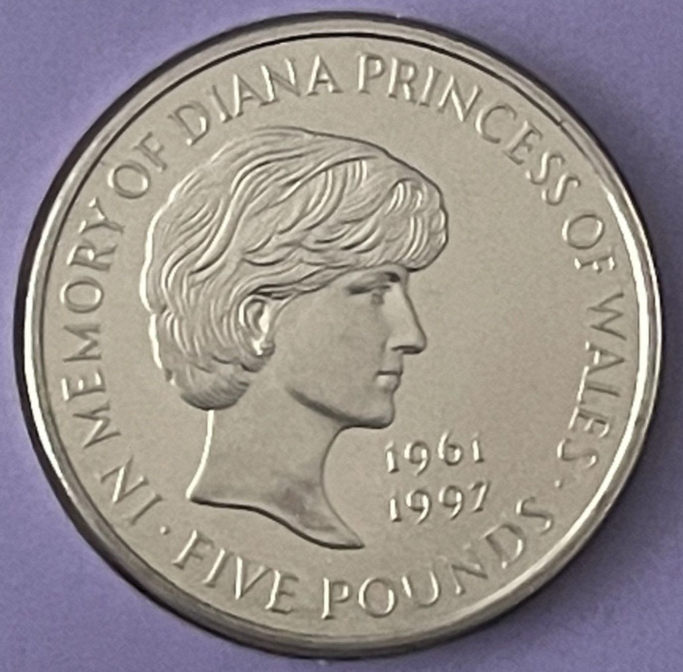 Alle Münzen: PIÈCE COMMÉMORATIVE DIANA CINQ LIVRES – Neu und originalverpackt aus Martigny von Numis-World 4