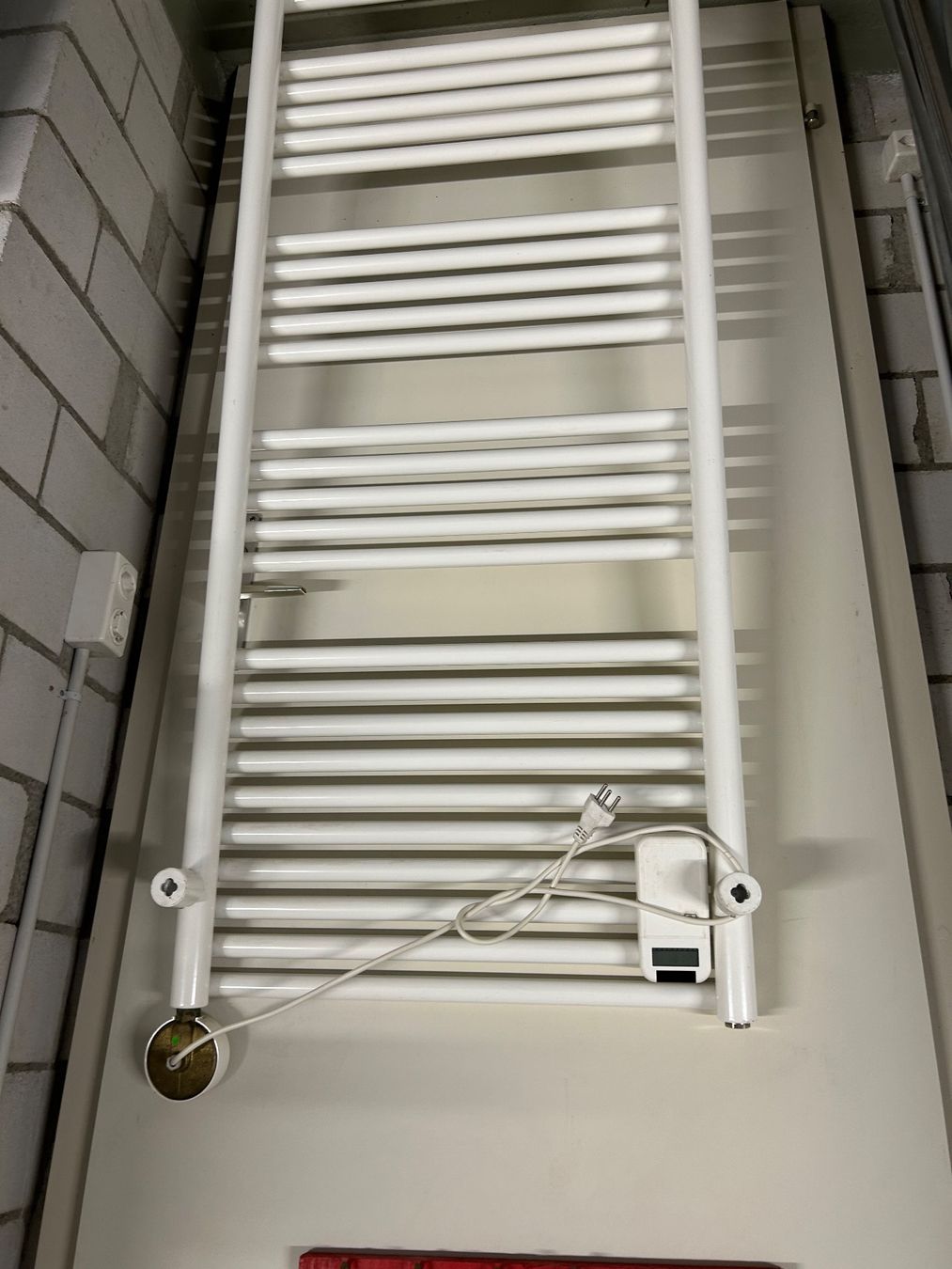 Portasciugamani: Elektrischer Heizkoerper zehner weiss gebraucht – Usato da Birr venduto da antigo1