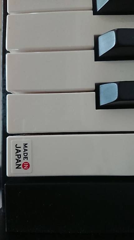 Korg Strumenti musicali: Piano numérique KORG LP-380 – Usato da La Côte-aux-Fées venduto da VicSup 3