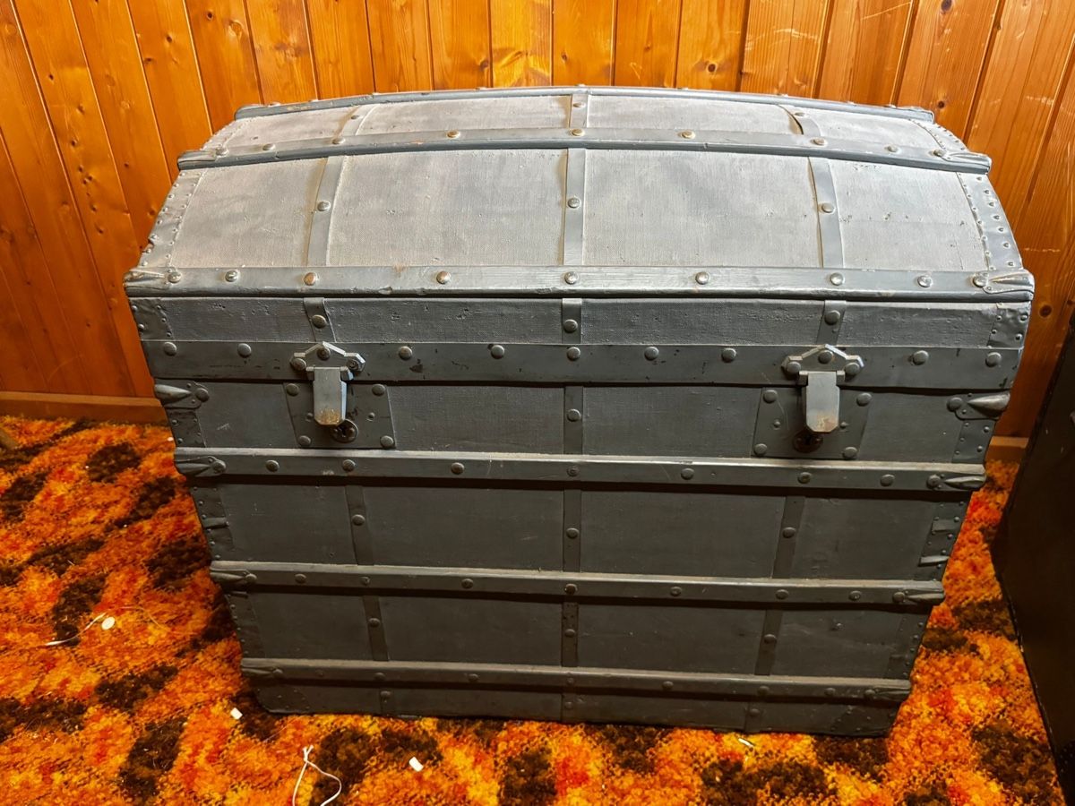 Cassapanche: Grosse Truhe / antiker Seekoffer – Usato da Egg b. Zürich venduto da Brocki_Insel_Egg