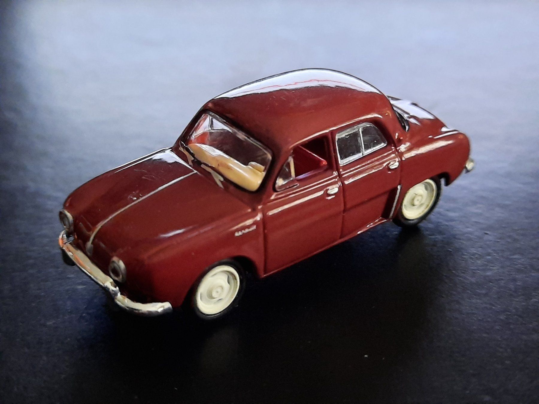 Modellini di ferrovie: RENAULT Dauphine - HO – Nuovo e nell'imballaggio originale da Morges venduto da iljamuromez 1