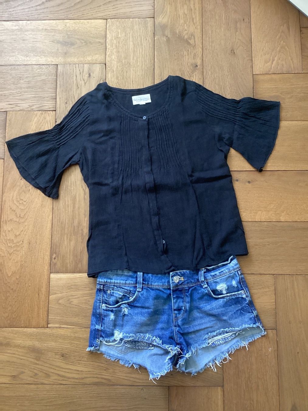 Zara Pantaloni: Zara, Damenshorts, Gr. 34 – Usato da Salenstein venduto da Esprit57