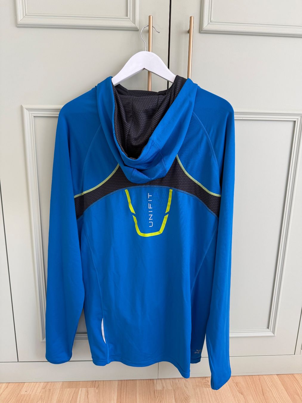 Pulls & Sweat-shirts: Sweatshirt unifit running Gr. L, blau – D'occasion à Uettligen par Leoniexx 1