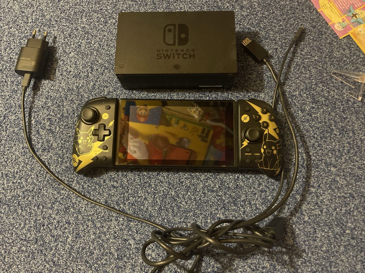 Nintendo Console: switch 1 à l’éfigie de pikachu. – Usato da peseux venduto da laurencephil