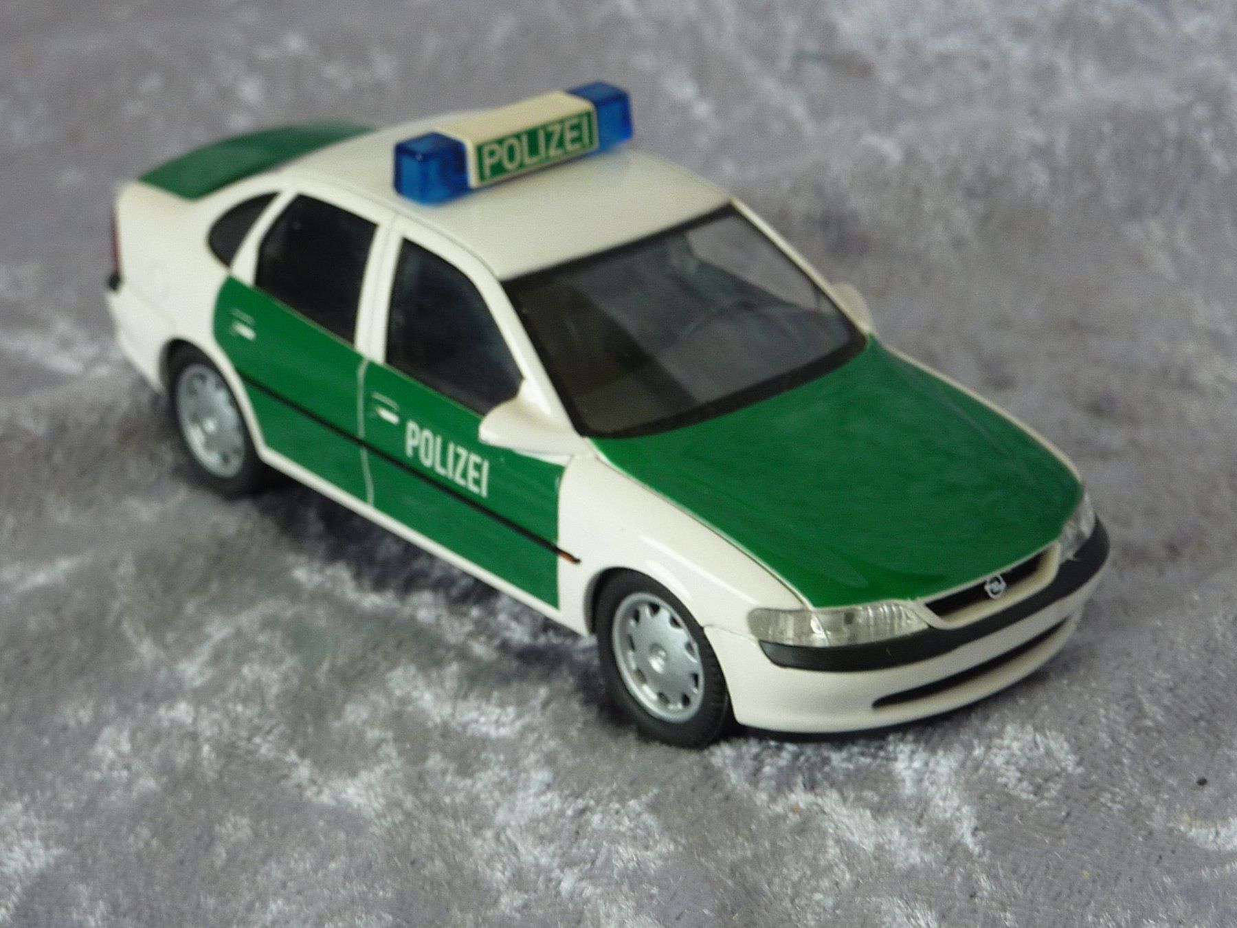 Opel Modellini d'auto: Opel Vectra Polizei 1:43 – Usato da Dürrenäsch venduto da modellautos4you 4