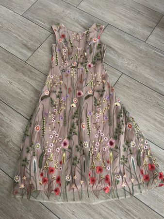 Schönes Kleid Gr. 2  36/38. Neu