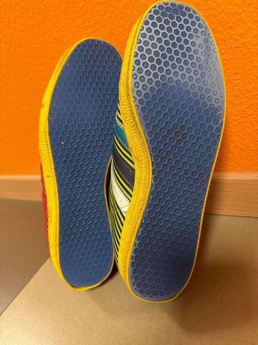 Adidas Scarpe da uomo: Adidas Sneaker Gr. 42, Bunt, Super Design! – Nuovo (secondo la descrizione) da Zürich venduto da anwand 7