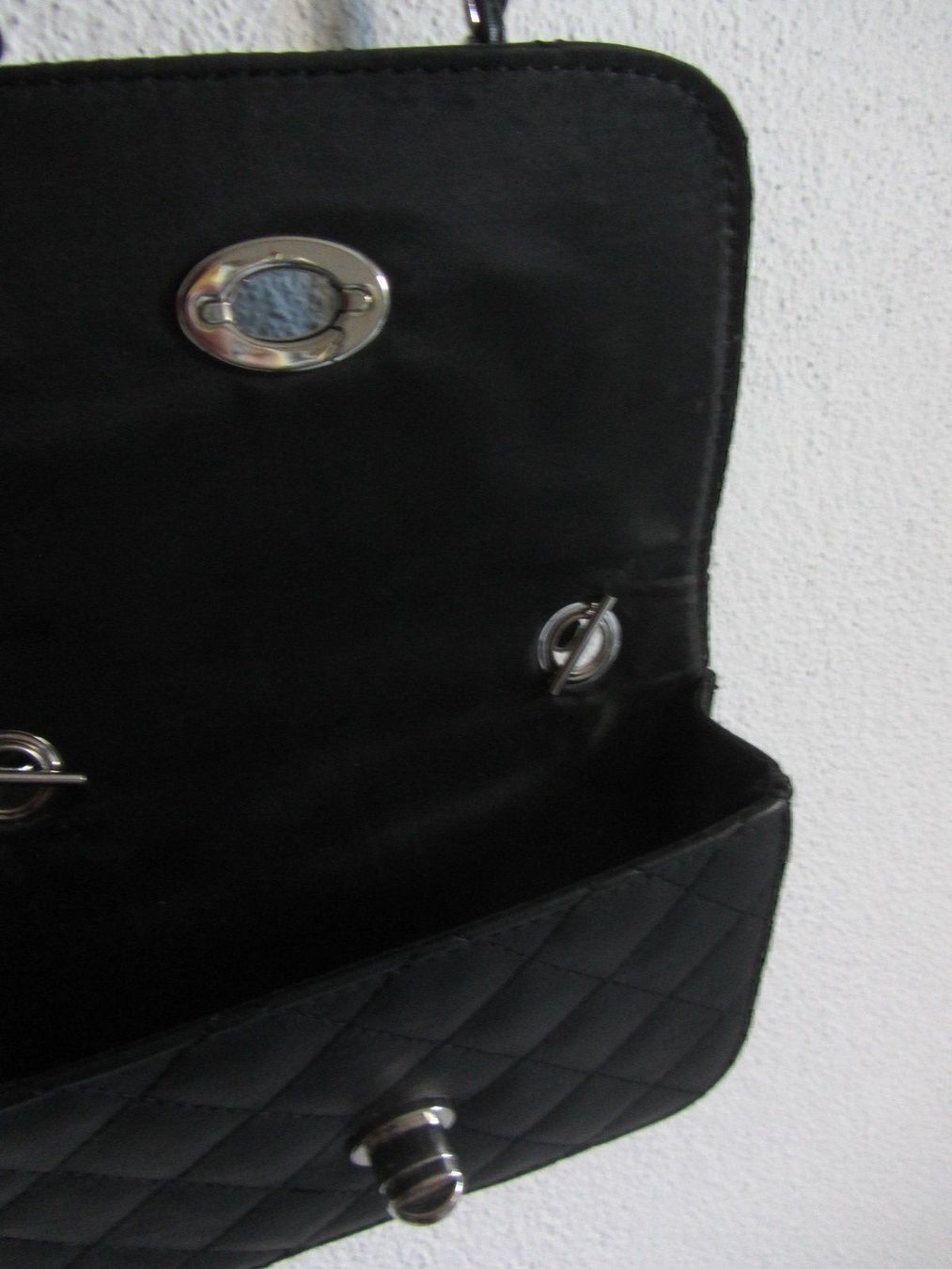 Taschen für Damen: Umhängetasche schwarz klein – Gebraucht aus Zürich von Diazaio 3