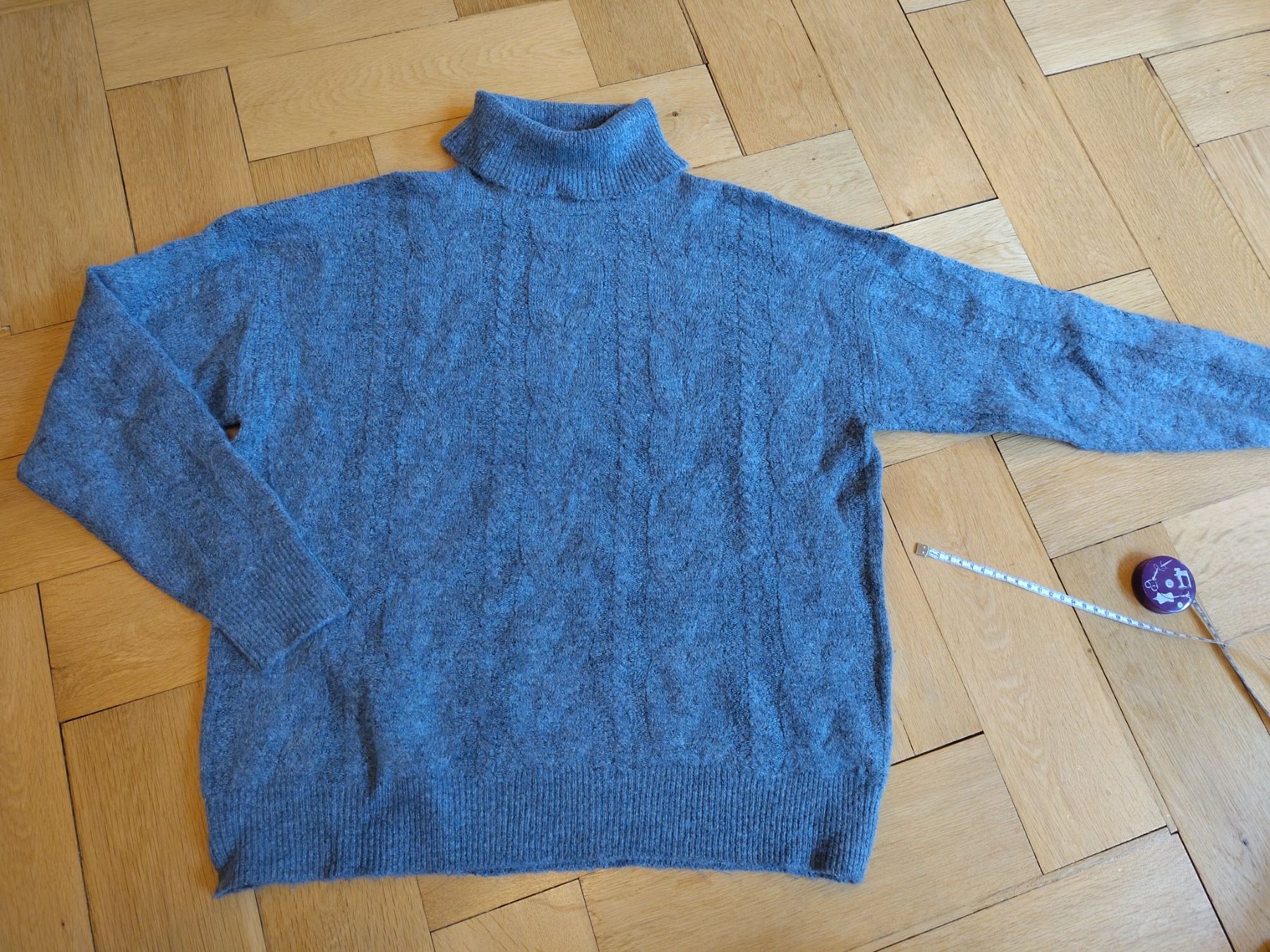 Pullover & Sweatshirts: Rollkragenpullover – Gebraucht aus Bern von Linii