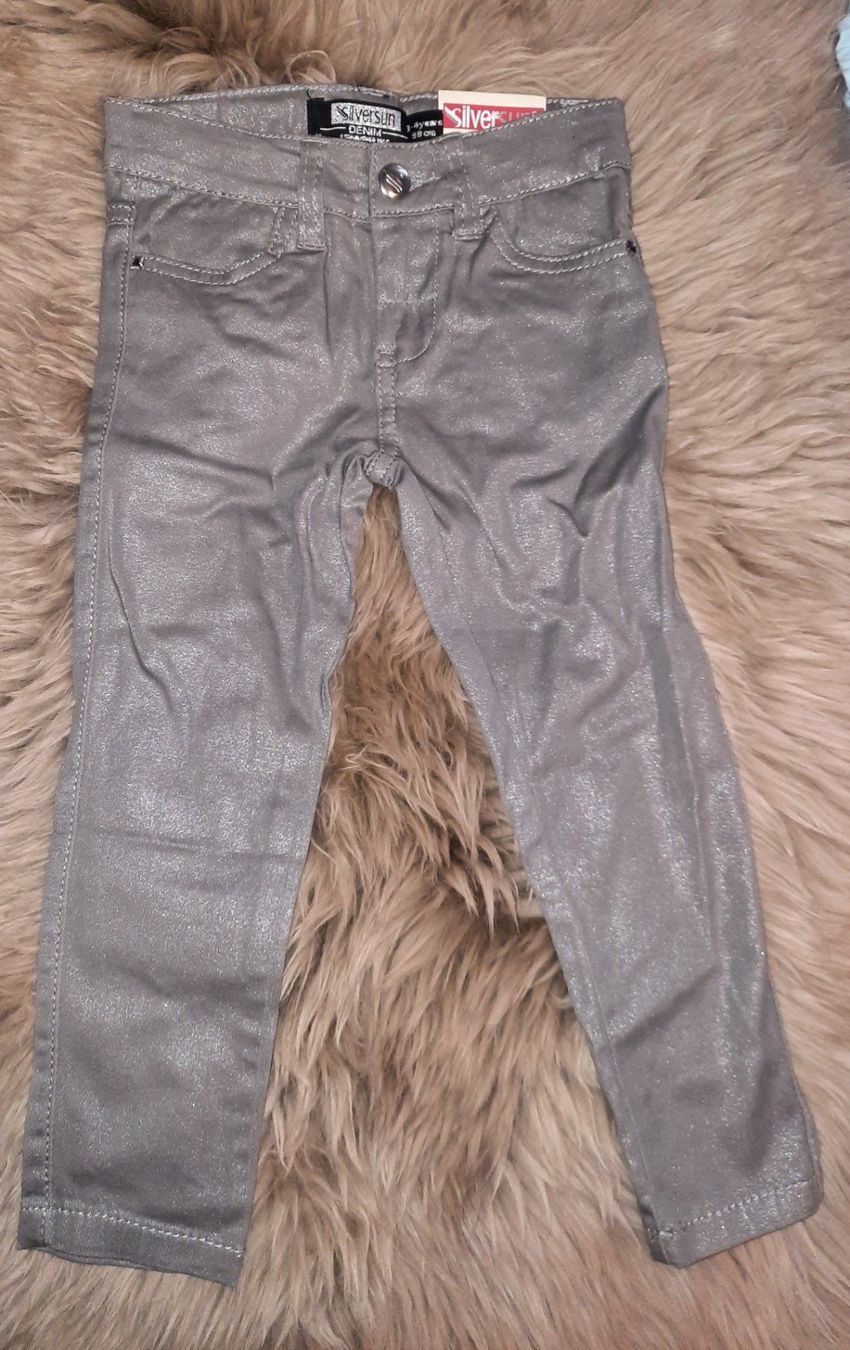 Pantaloni: NEUE Silberne Jeans Grösse 98 – Nuovo e nell'imballaggio originale da Volketswil venduto da ZambaSantos