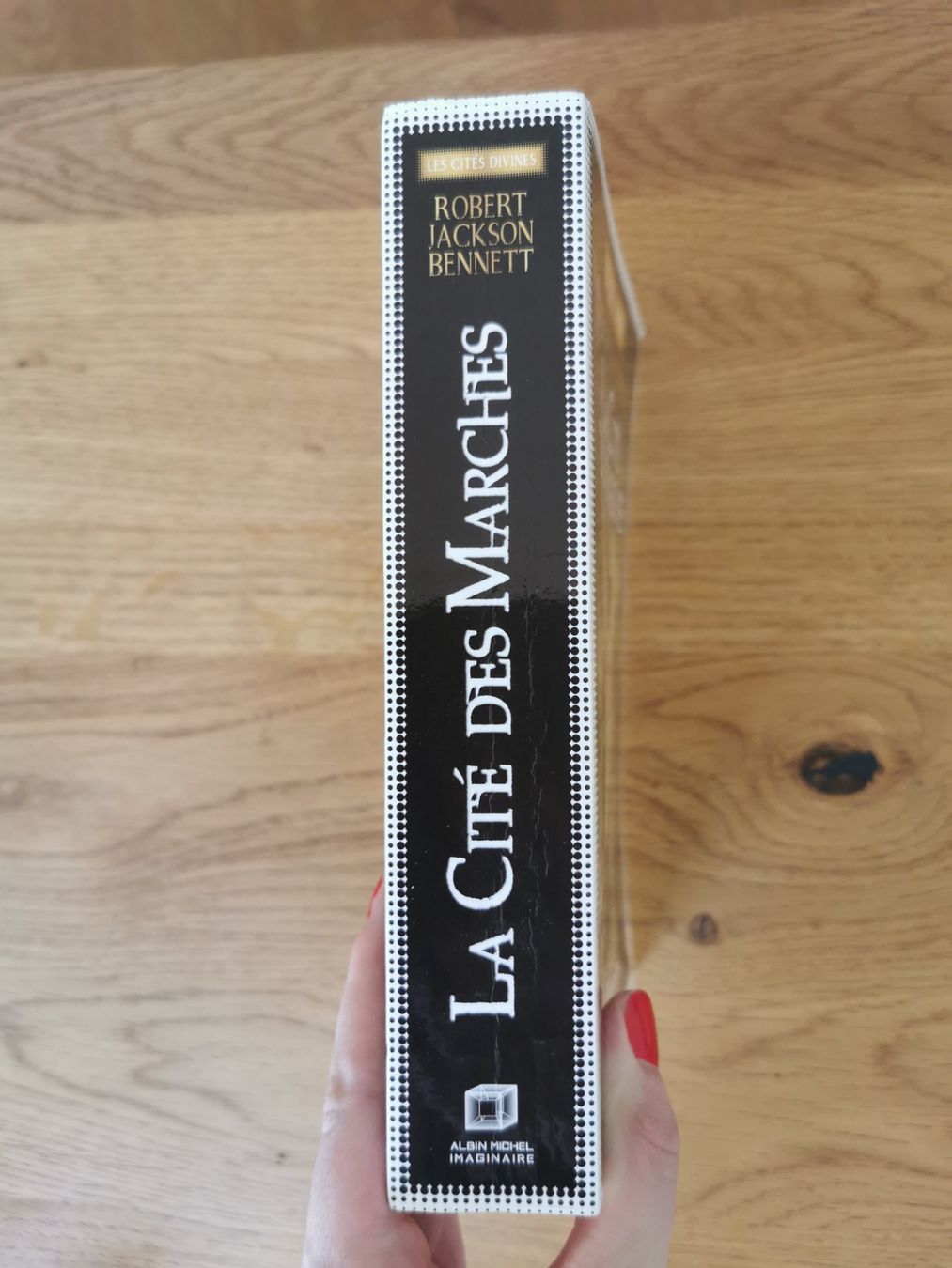 Libri: La Cité des Marches #1 - Robert Jackson Bennett – Usato da Veytaux venduto da lelivreouvert 1