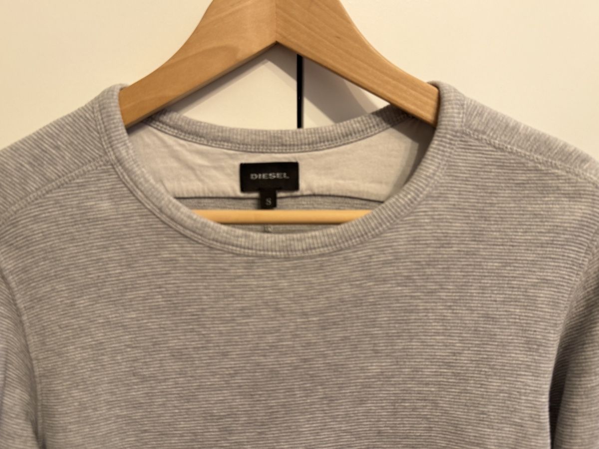 T-Shirts: Felpa DIESEL grigio chiaro  – Gebraucht aus Geroldswil von Franciii- 1