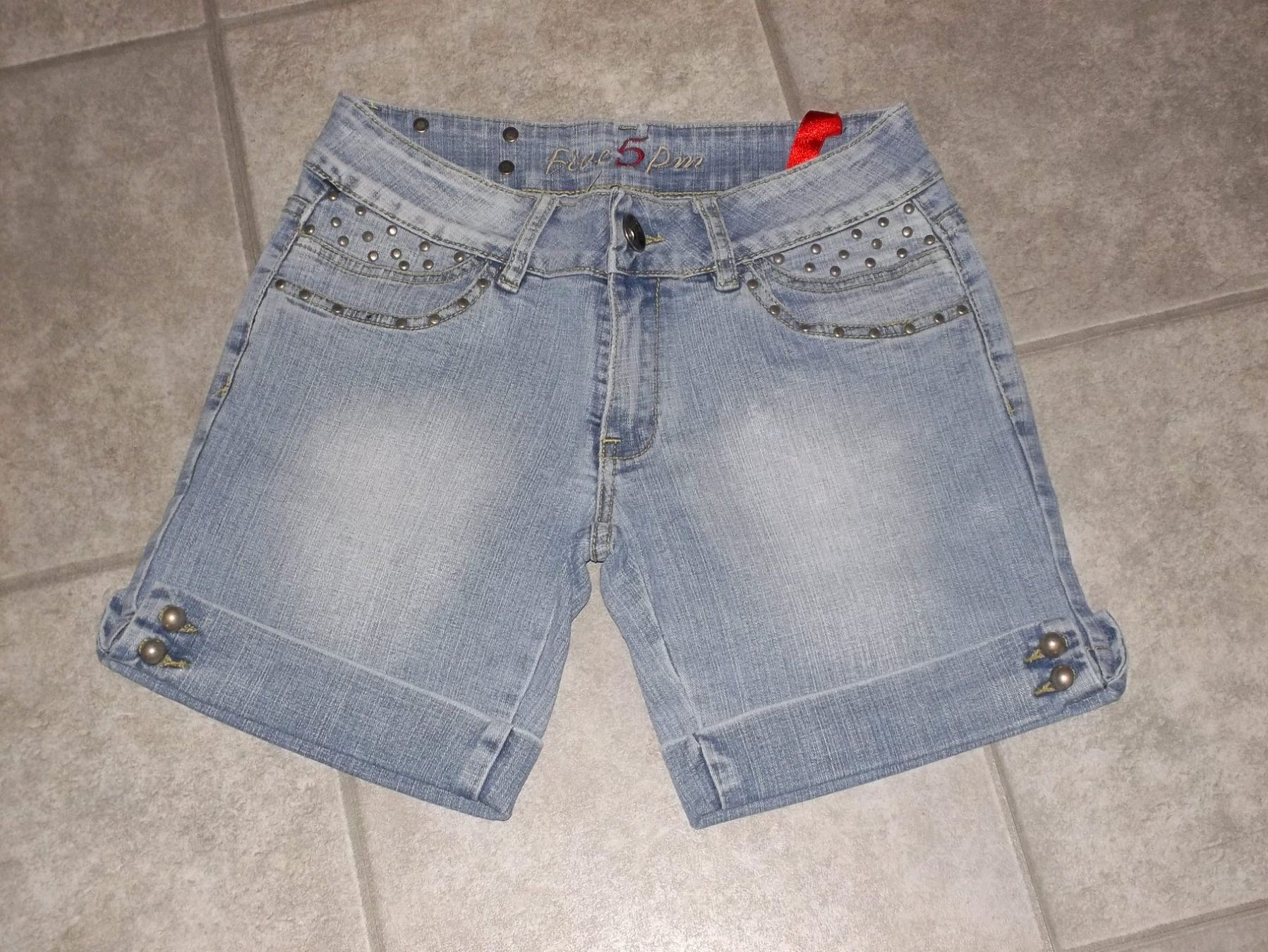 Jeans: 3 paar kurze Damen Jeans Grösse L – Usato da Kaltbrunn venduto da Cindy99 1