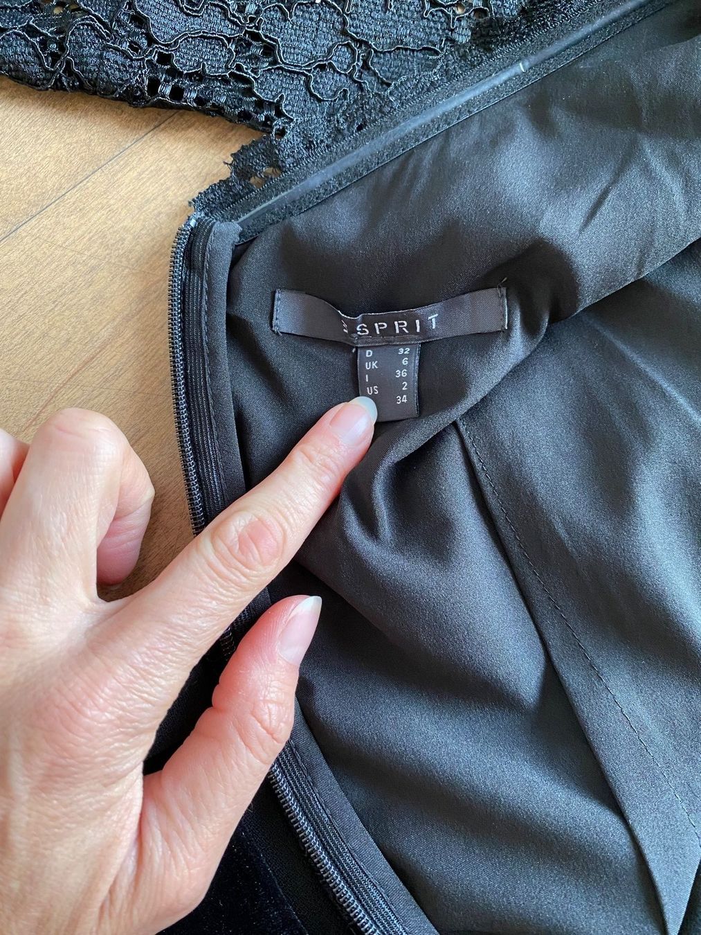 Esprit Jumpsuits: ESPRIT - eleganter Jumpsuit mit Spitze und Samt-Gurt – Neu (gemäss Beschreibung) aus Meilen von kleisi01 5