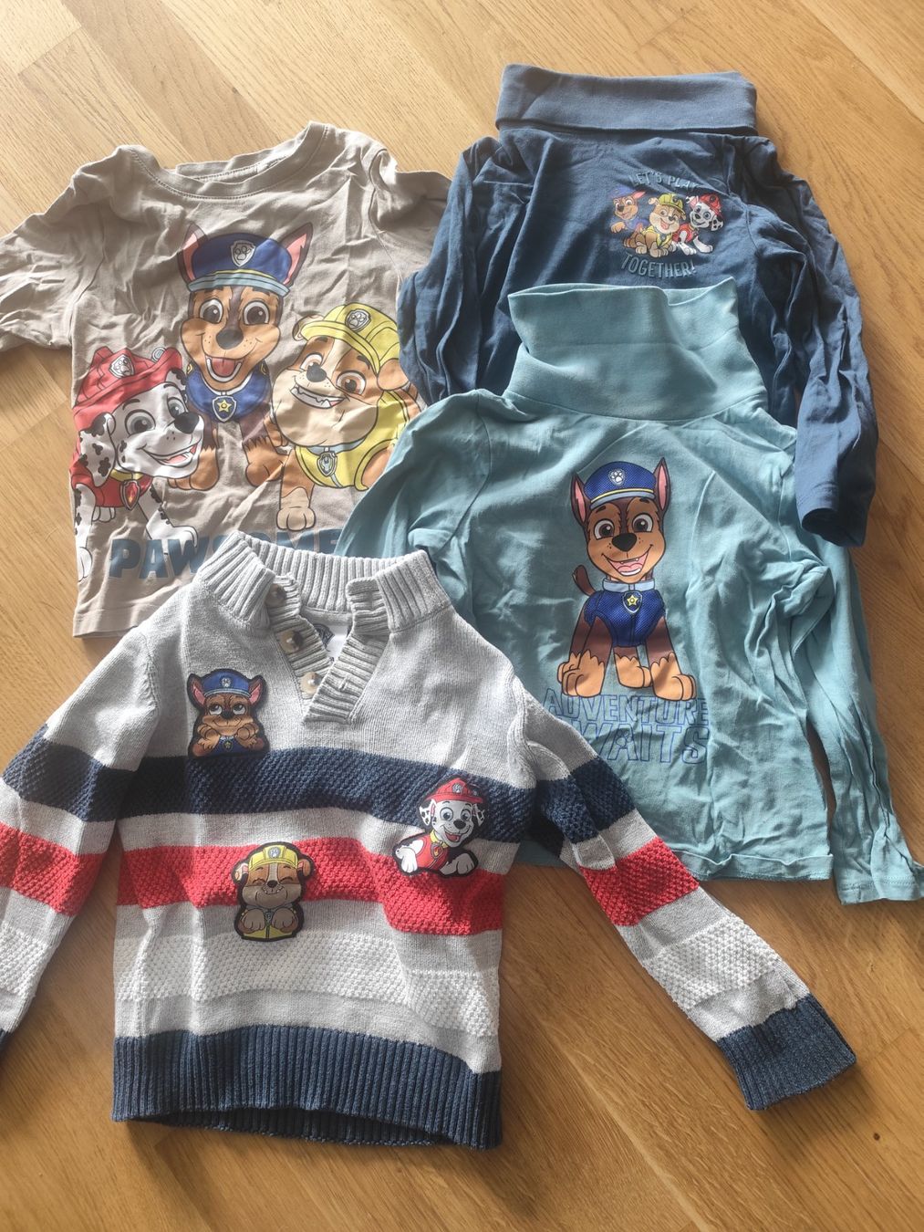 Lotti & Set di vestiti: Paw Patrol Set, Pullover, langarmshirts Gr. 98 – Usato da Kreuzlingen venduto da sar_8c26