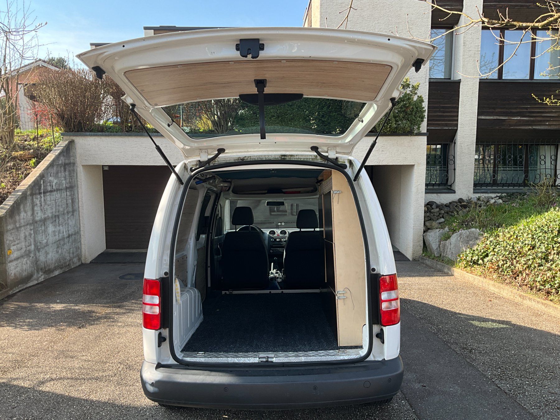 VW Nutzfahrzeuge: VW Caddy Maxi 1.6 TDI BMT – Gebraucht aus Rothenburg von Chuede_Chuederros_1 4