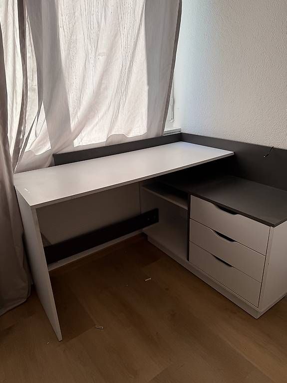 Bureaux: Bürotisch – D'occasion à Unterengstringen par _Janina_ 1