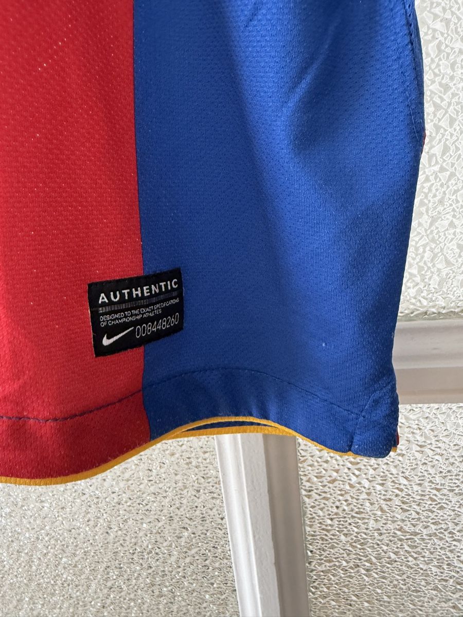 FC Basel Canottiere & Pantaloni: Fc Basel Trikot L – Usato da Basel venduto da momo.st 2