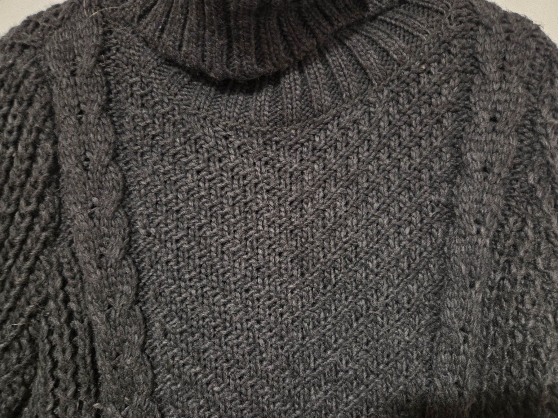 Maglioni & Felpe: Kuscheliges Set (Gr. 40/42): 3 lange Strickpullover / Kleid – Usato da Abtwil AG venduto da MaVo.0710 3