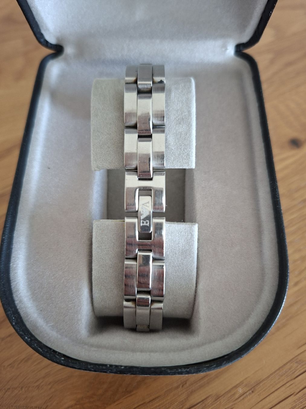 Armani Uhren: Emporio Armani Damenuhr, Silber – Gebraucht aus Hitzkirch von Emanuela.Cucco 2
