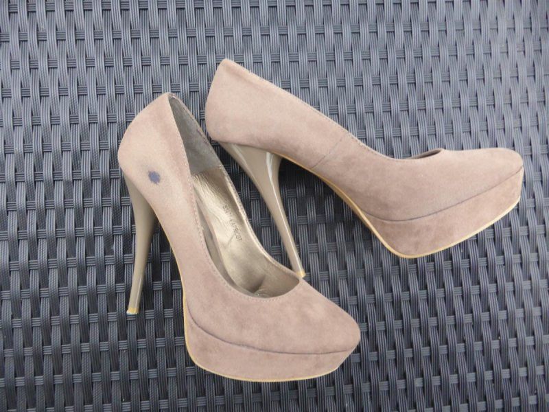 Scarpe da donna: High Heels / Pumps, apricot, Gr.39 – Usato da Schübelbach venduto da Dolly990_2 1