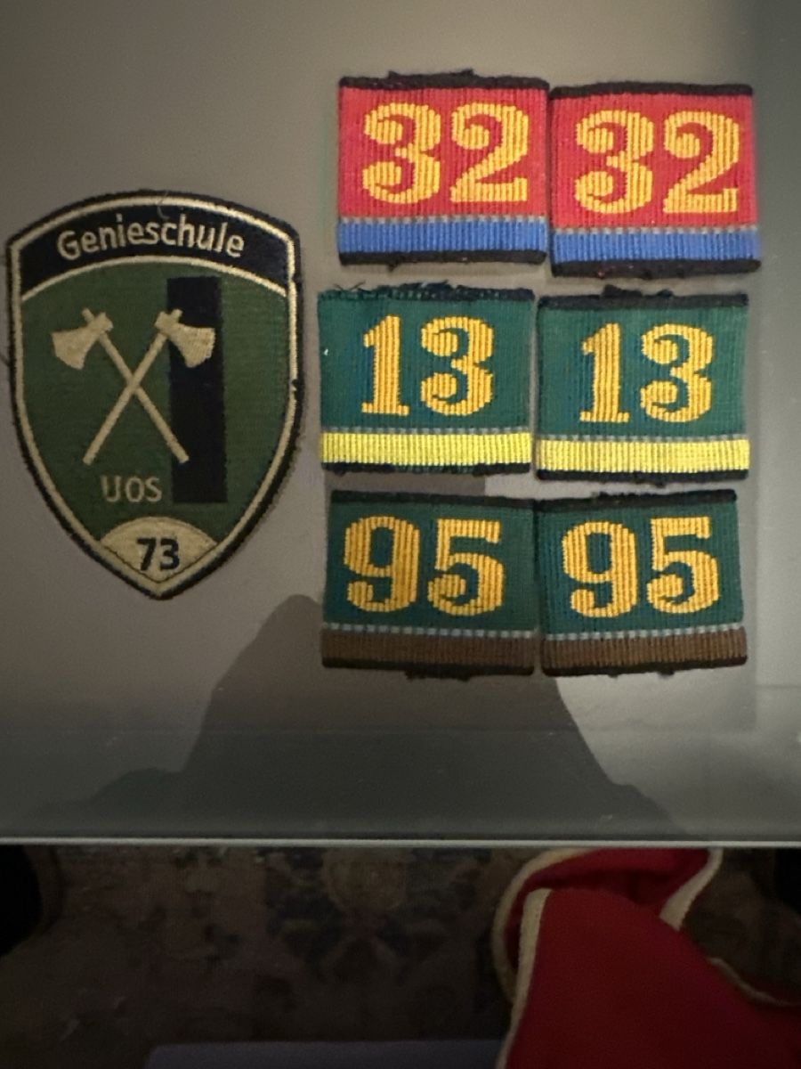 Chapeaux, bonnets & casquettes: Armee – D'occasion à Morbio Inferiore par Ecod