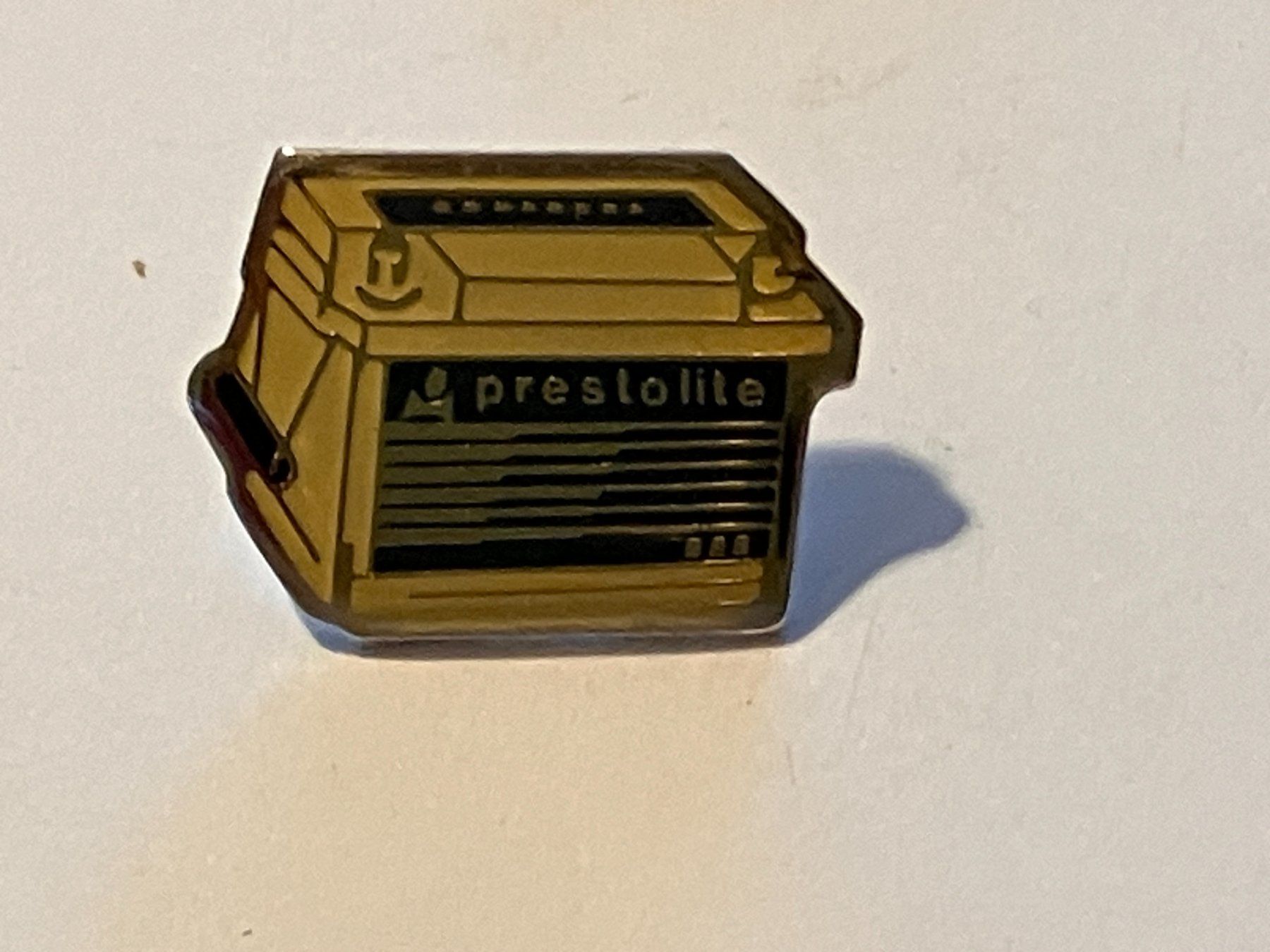 Placchette & Badge: 1 Pin Preslolite – Usato da Basel venduto da djwwpp