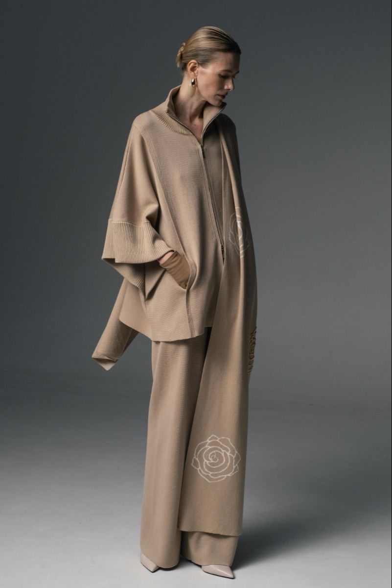 Sonstige Damenmode: Cape beige Grösse M gestreift neu – Neu und originalverpackt aus Bern von via_b7vt