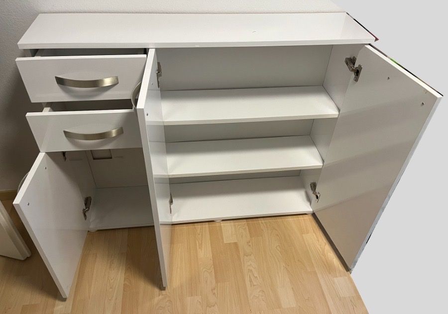 Cassettiere: Flurmöbel / Sideboard / Kommode weiss glänzend – Usato da Zug venduto da amolution