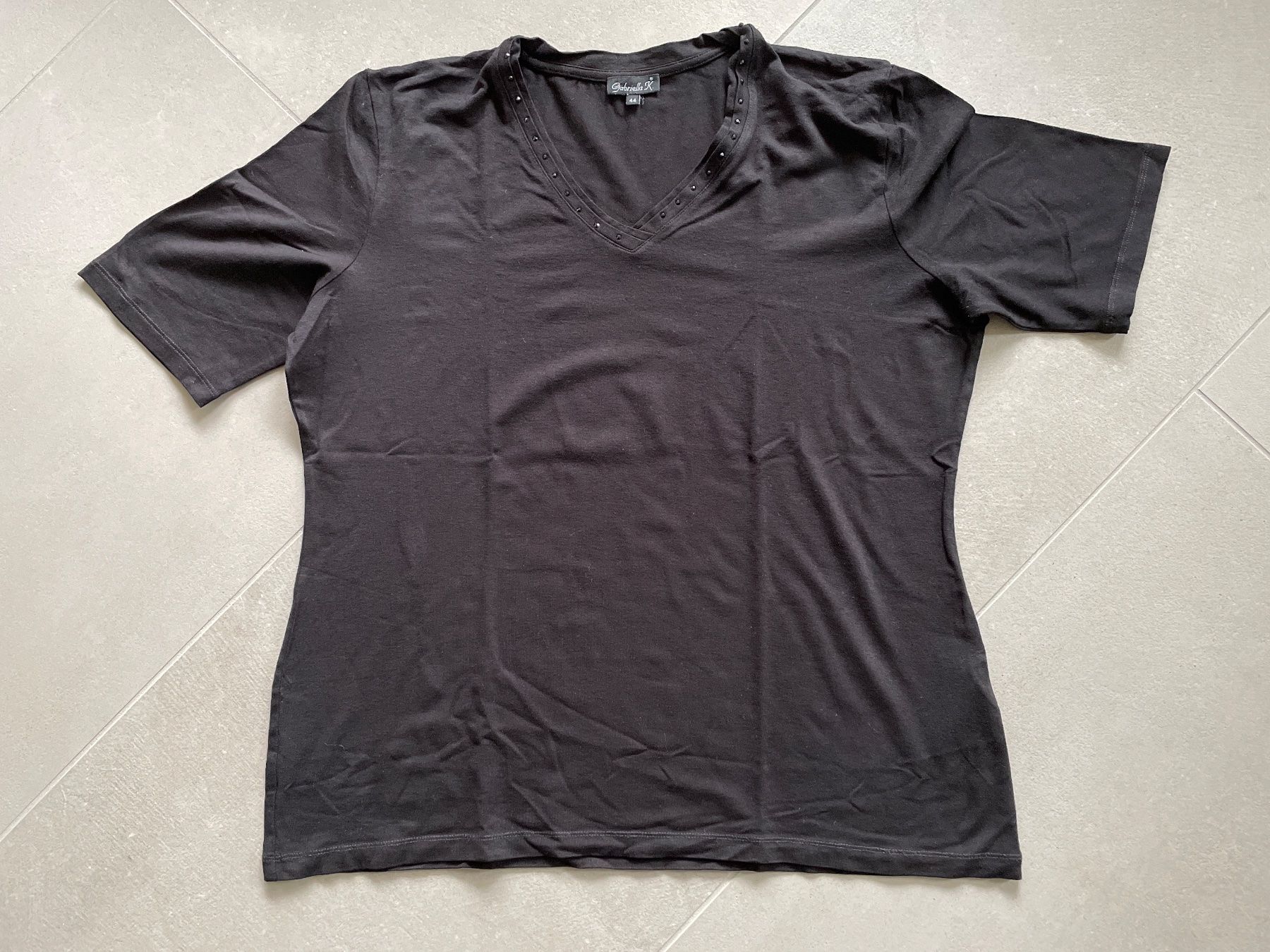 T-shirt: Damen T-Shirt schwarz Grösse 44 – Usato da Adligenswil venduto da Treegarden