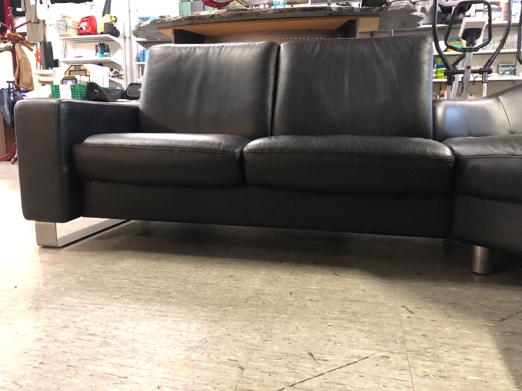 Stressless Divani: Stressless Echtledersofa mit Neigefunktion – Usato da Brunnen venduto da Allerwaren 9