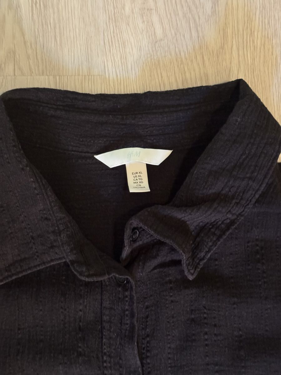 H&M Camicette: LOCKERE SCHWARZE BLUSE MIT LANGEN ÄRMELN – Usato da Winterthur venduto da dronjx 1