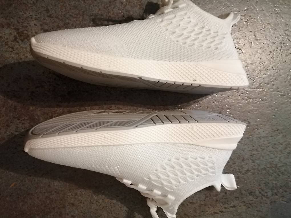 Damenschuhe: Turnschuhe – Gebraucht aus zufikon von radar07 1