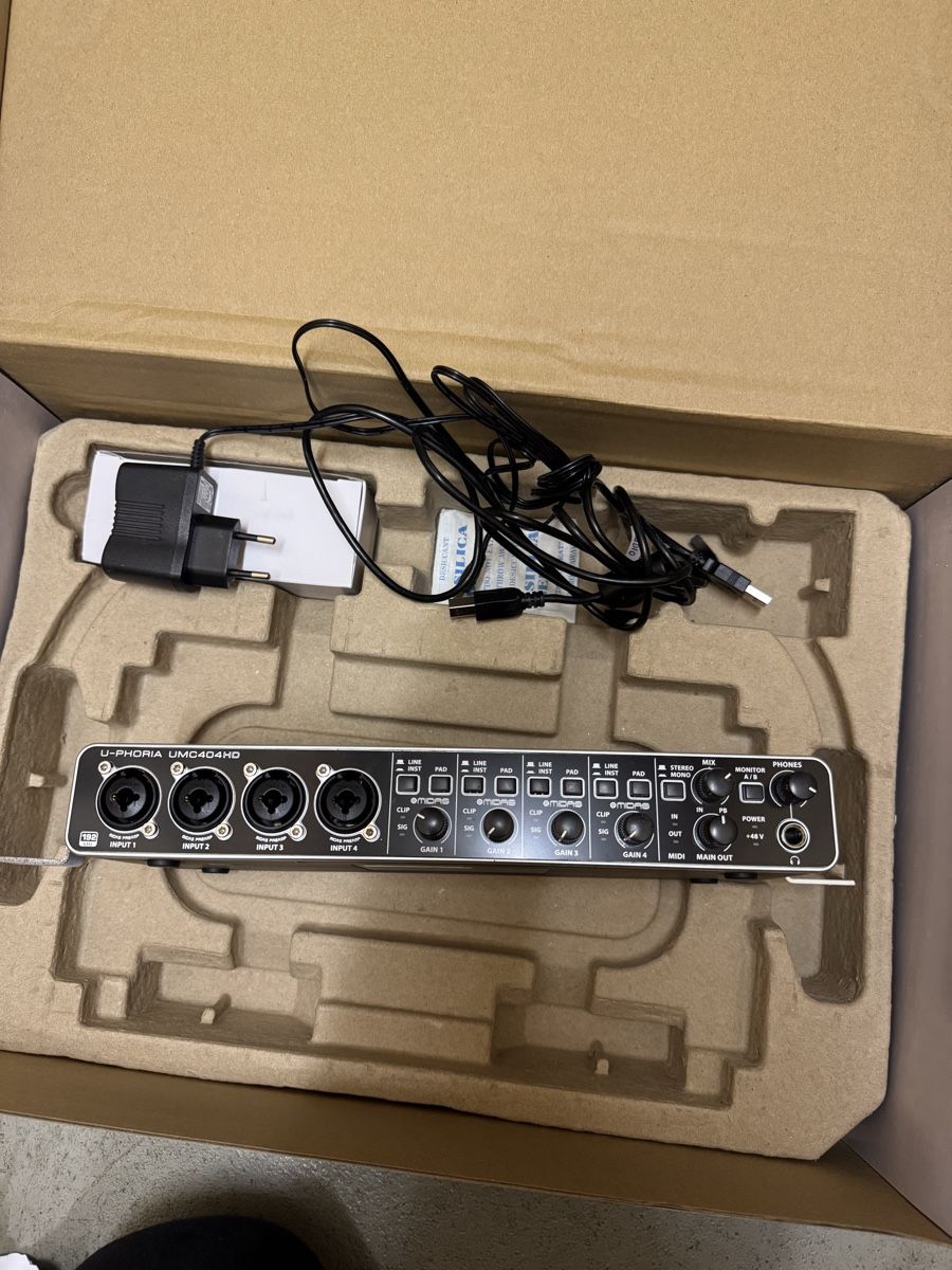 Behringer Equalizer: behringer u-phoria umc – Defekt aus Emmenbrücke von Laurelo 5